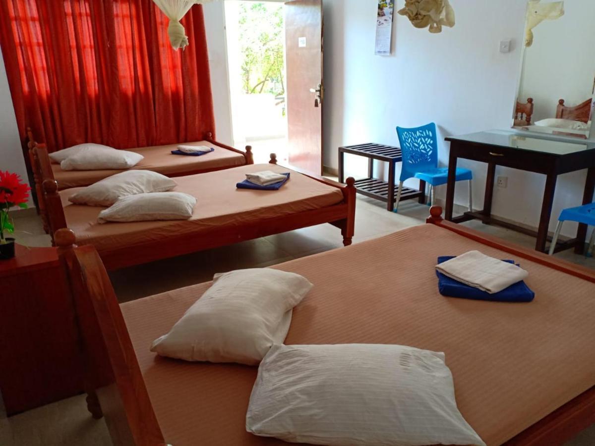 Hotel Senora Катарагама Экстерьер фото