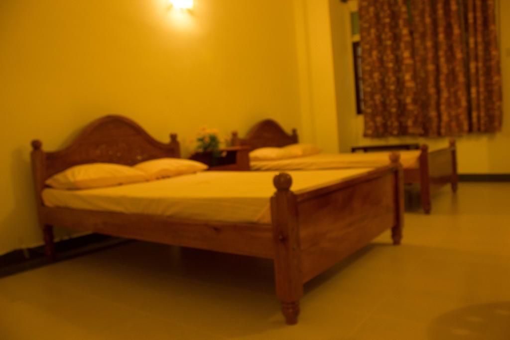 Hotel Senora Катарагама Номер фото