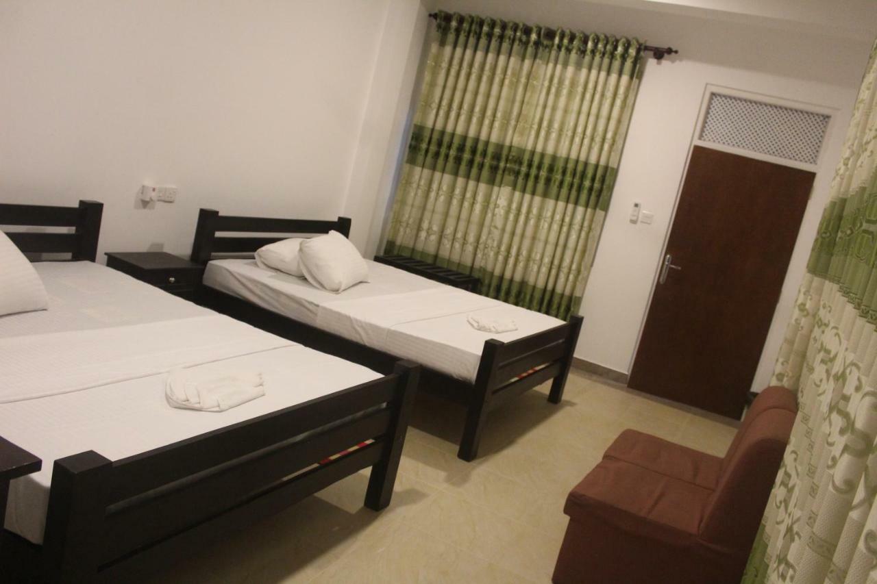Hotel Senora Катарагама Экстерьер фото