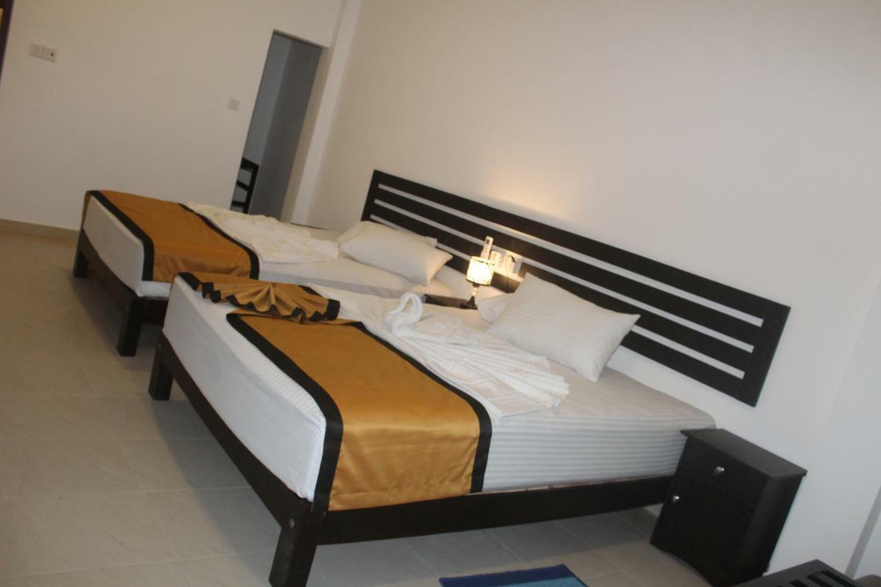 Hotel Senora Катарагама Экстерьер фото